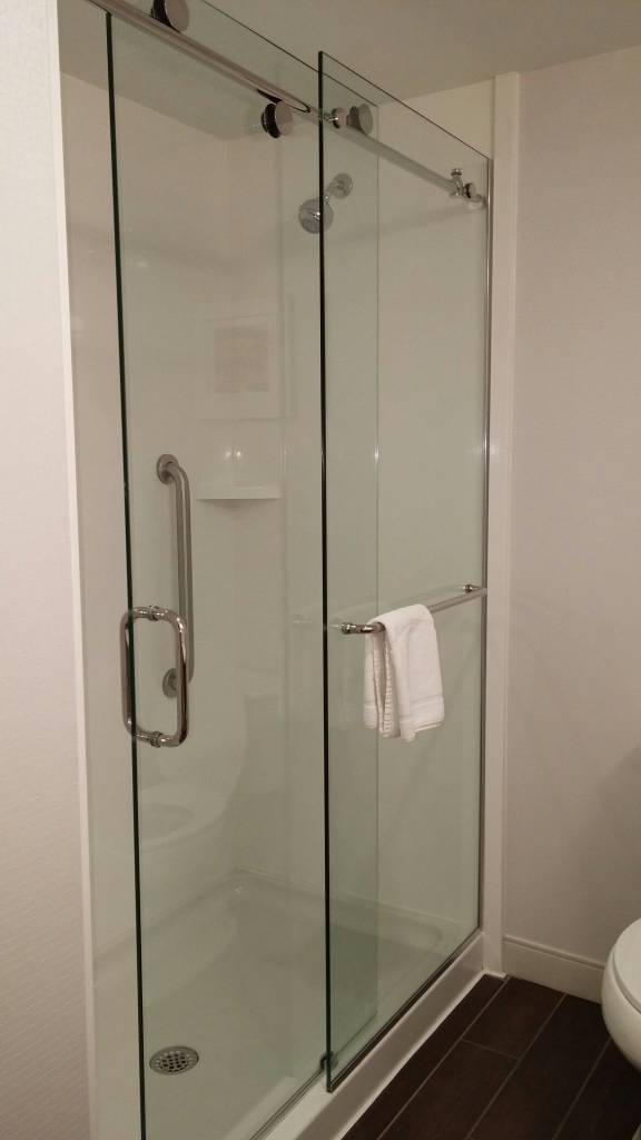Paroi et cabine de douche sur mesure